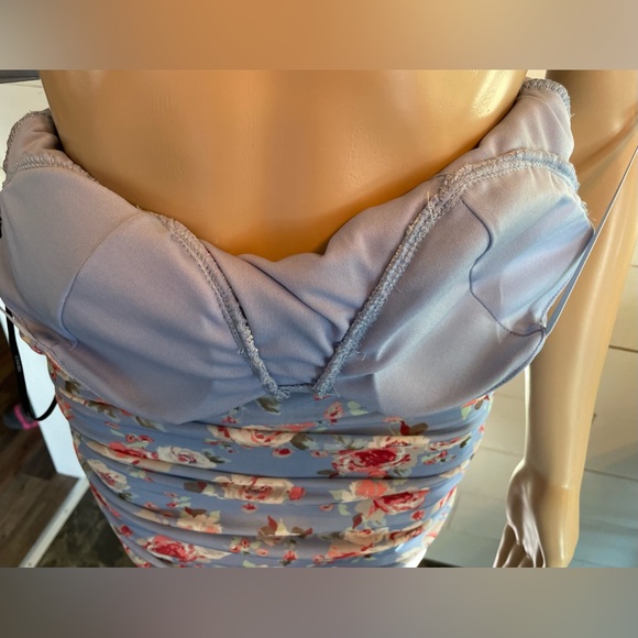 Forever 21 fitted but stretchy dress with built in bra - Picture 7 of 9